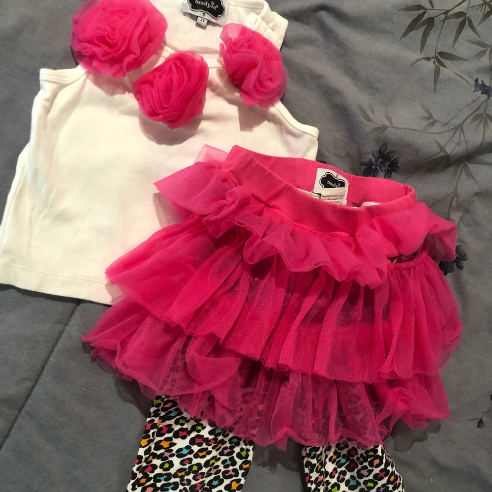 Toddler Set with Magenta Ruffled Skirt.